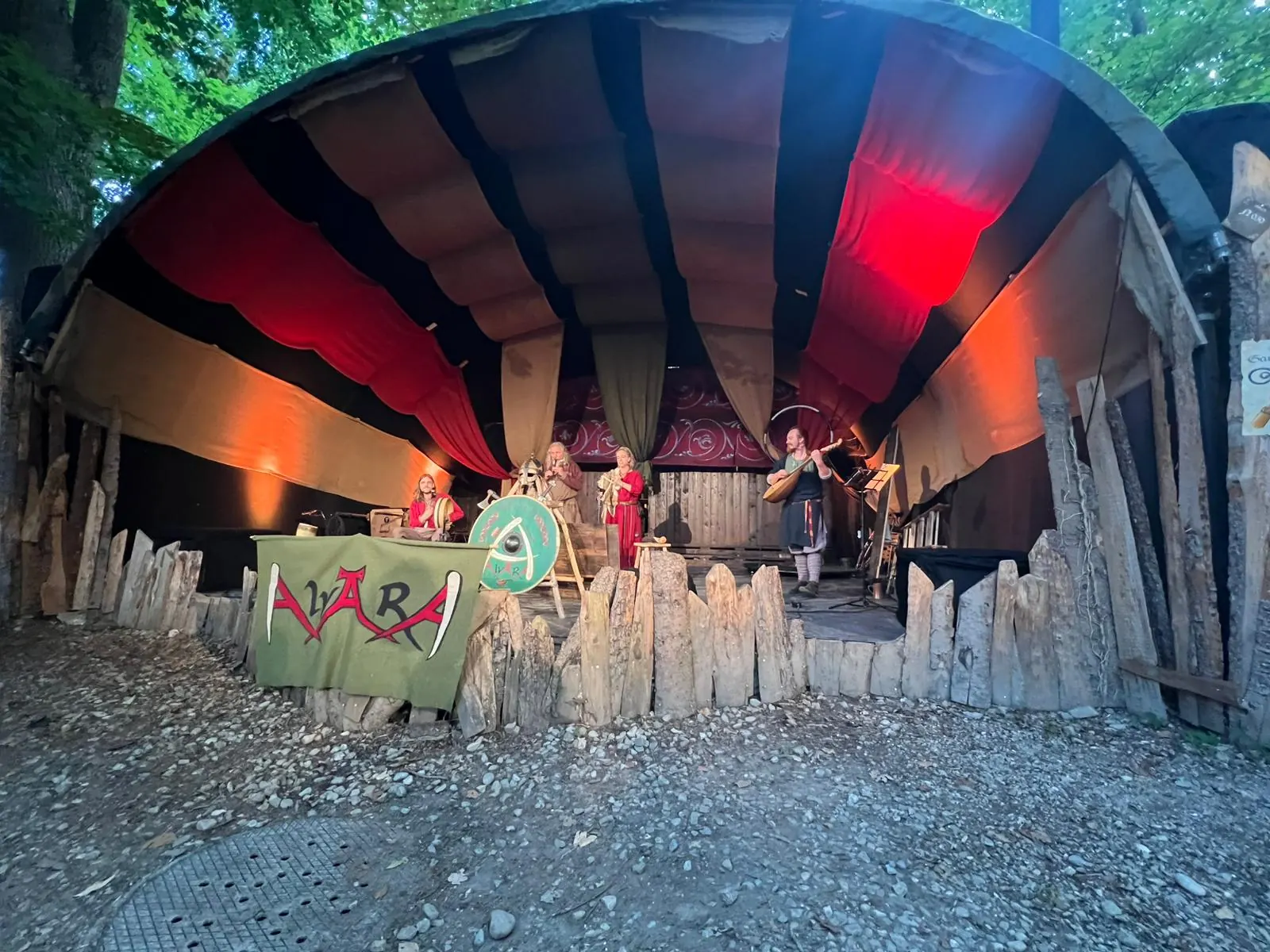 Die Waldbühne mit Alvara